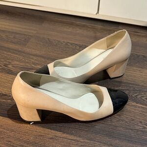 Cole Haan Elegant Beige and Black Women's Block Heel Shoes (Size: 7.5)